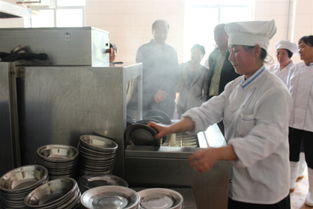 飲食服務(wù)中心舉辦餐具洗消人員集中培訓(xùn)活動(dòng)，筑牢住宿餐飲安全防線